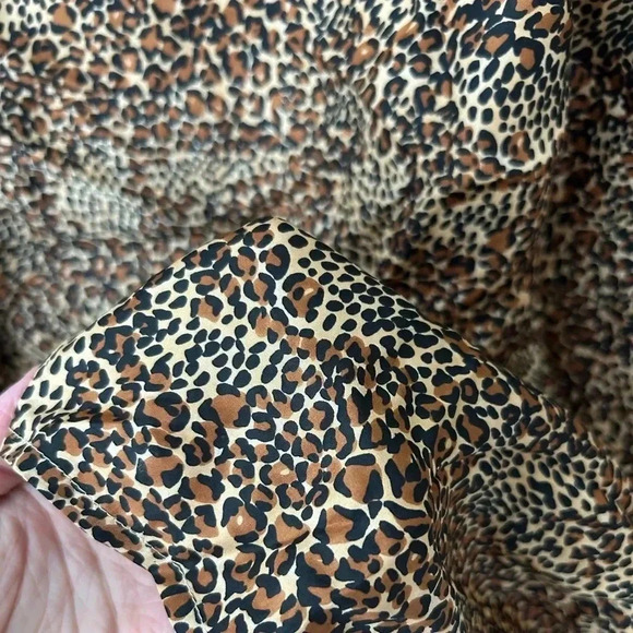 Vintage animal print  100% silk blouse - Picture 12 of 12
